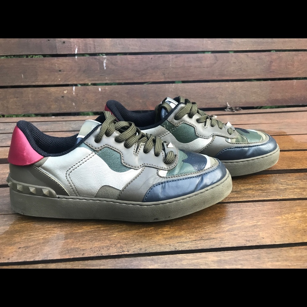 Sneakers - Picture 5 of 6